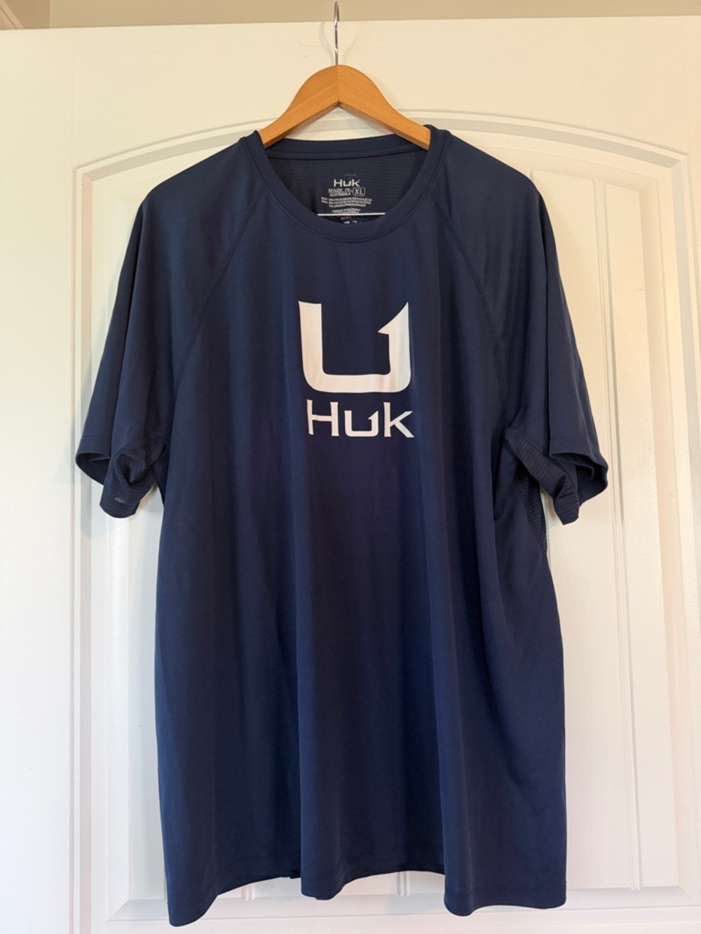 HUK Fishing T Shirt XL